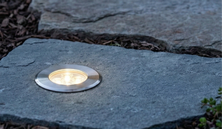 Luna Directional Spotlight Hero